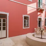 Apartmán Princess Building W/pool By Lovelystay