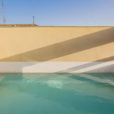 Apartment Princess Building W/pool By Lovelystay