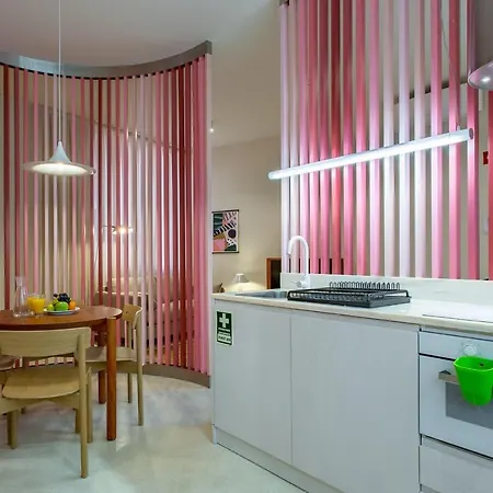 Princess Building W/pool By Lovelystay Apartment