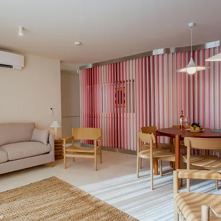 Apartment Princess Building W/pool By Lovelystay